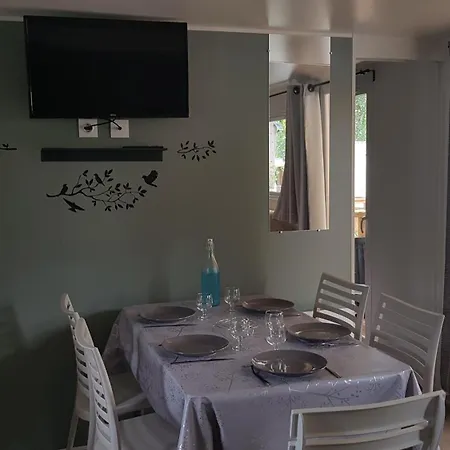 Mobile Homes Confortables En 4 Etoiles Apartmán *
