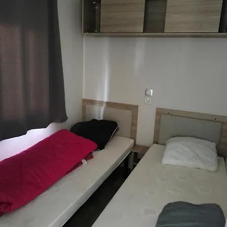 Mobile Homes Confortables En 4 Etoiles דירה Sérignan